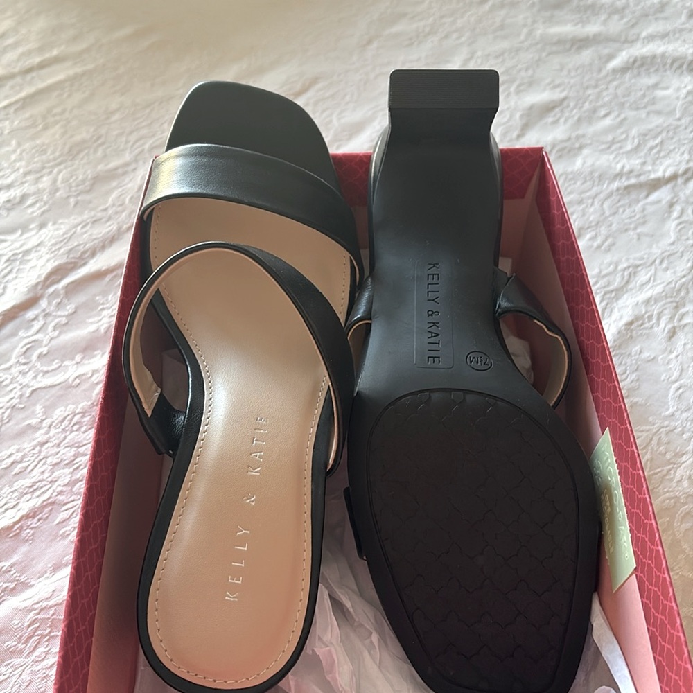 Women’s black PU leather strappy sandals